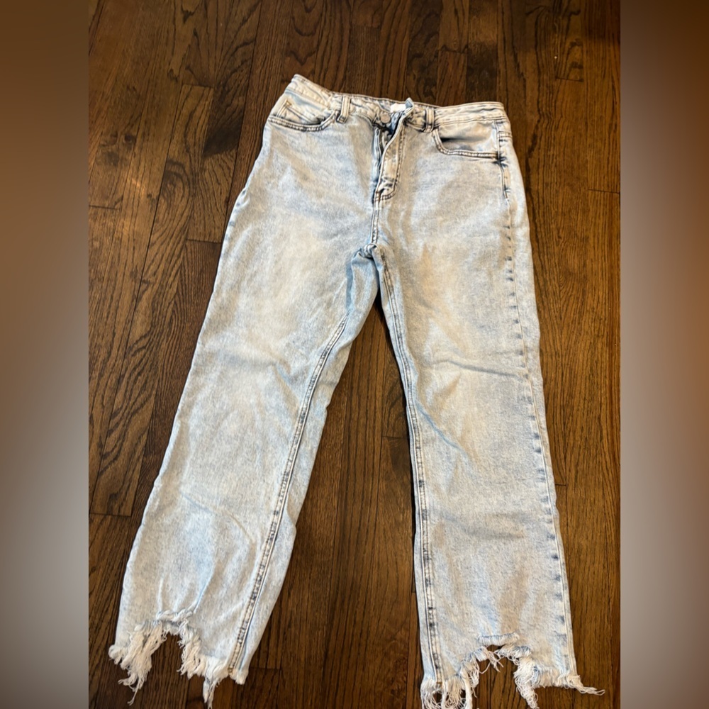 Vervet Women's Straight Distressed Hem Acid Wash Denim Jeans - Size 31 - Picture 2 of 7
